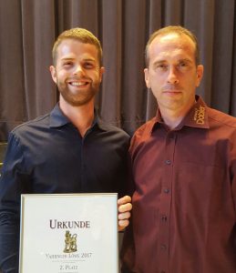 Andreas und Markus Dobler mit Urkunde des Lemberger Preises Vaihinger Löwe 2017